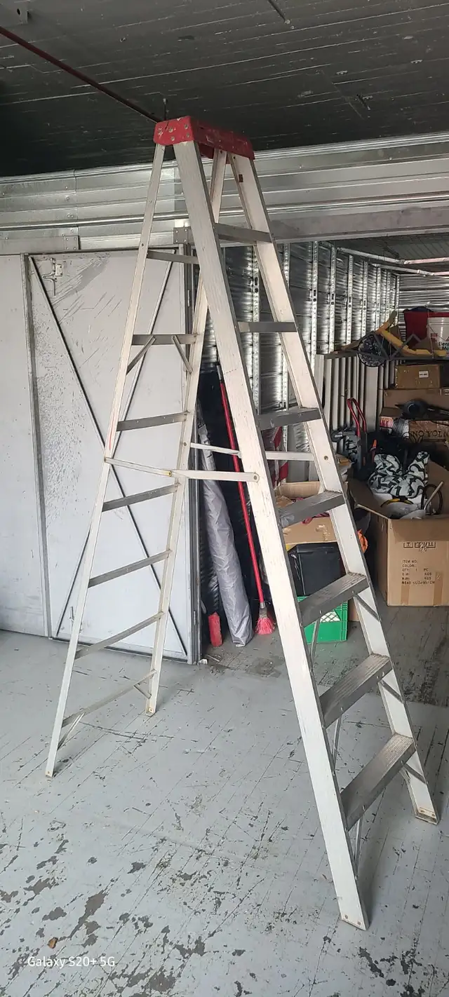 Ladder for sale, 8 foot, folding aluminum ONLY $40 - Photo 6