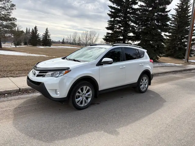 2015 Toyota RAV4 Limited AWD - Photo 2