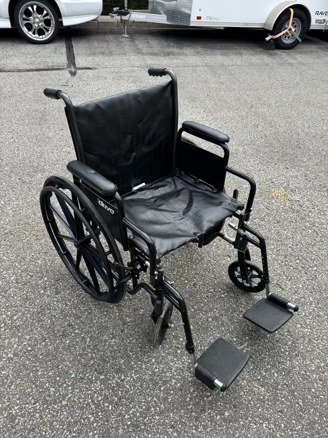 DRIVE MEDICAL WHEELCHAIR 20" DELIVERY INCLUDED - Photo 2