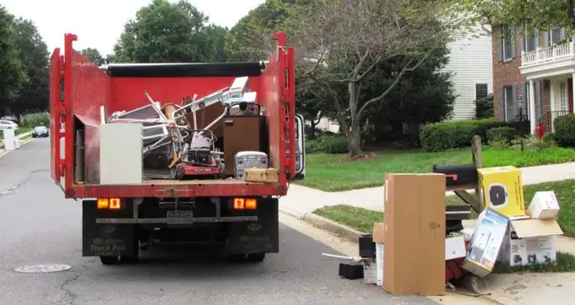 Merlins Movers – Moving & Junk Removal - Photo 2