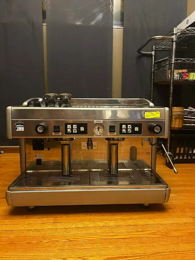 LAVAZZA BLUE LB4712 commercial espresso / coffee maker