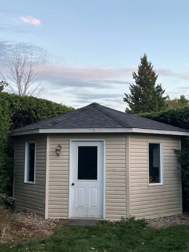 Shed / garage - Photo 2