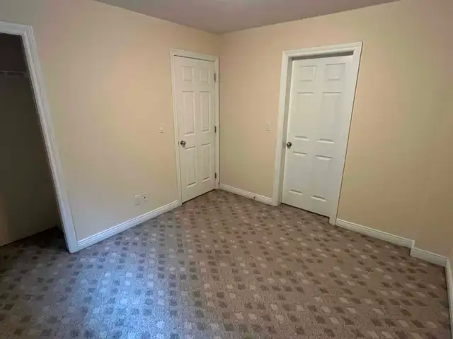2br - 2 Bed / 1 Bath Basement Suite for Rent –Surrey - Photo 2