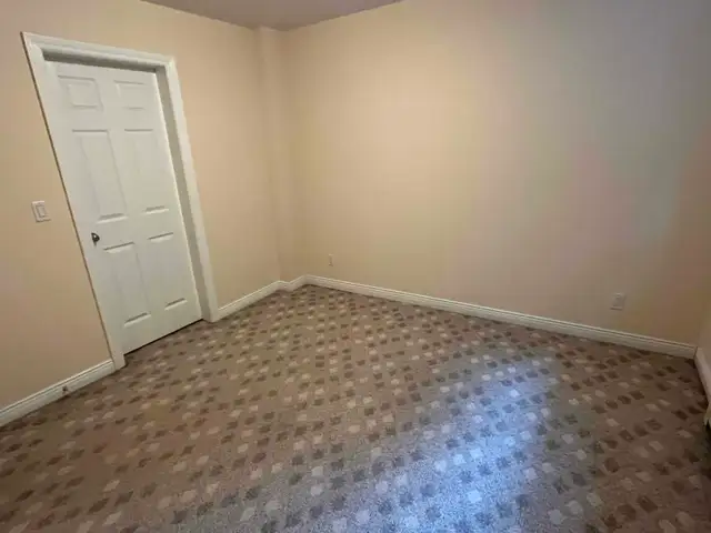 2br - 2 Bed / 1 Bath Basement Suite for Rent –Surrey - Photo 3