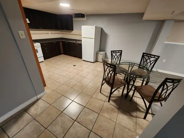 Spacious,  recently renovated living space - Photo 7