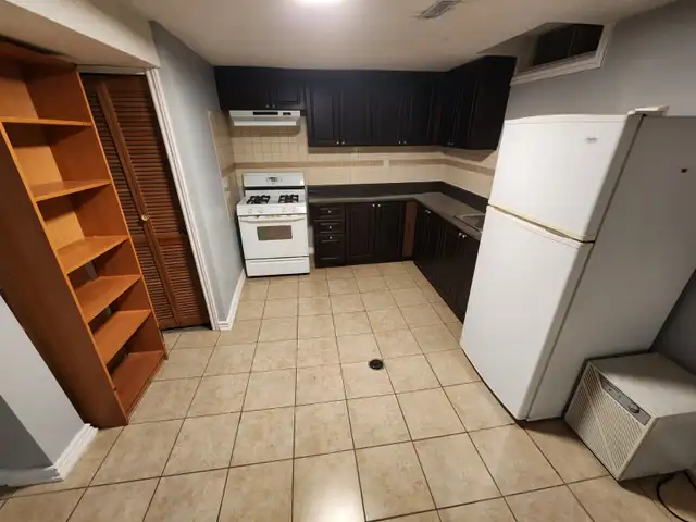 Spacious,  recently renovated living space - Photo 8