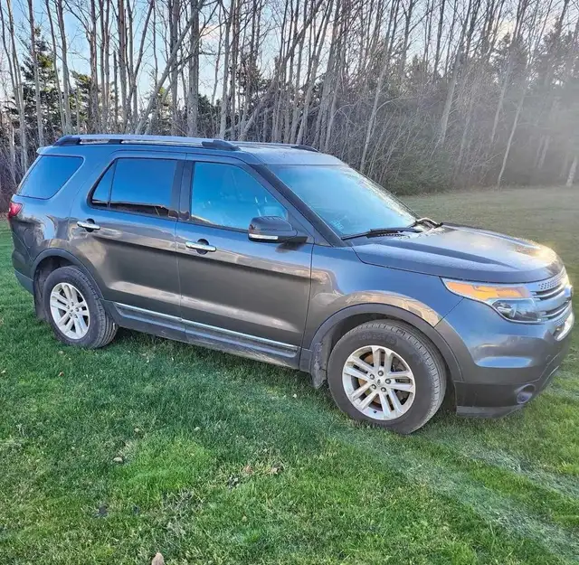 2015 FORD EXPLORER, TRADE FOR MOTORCYCLE OR 6500.  OR BEST OFFER