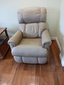 Power Leather Lazyboy Recliner