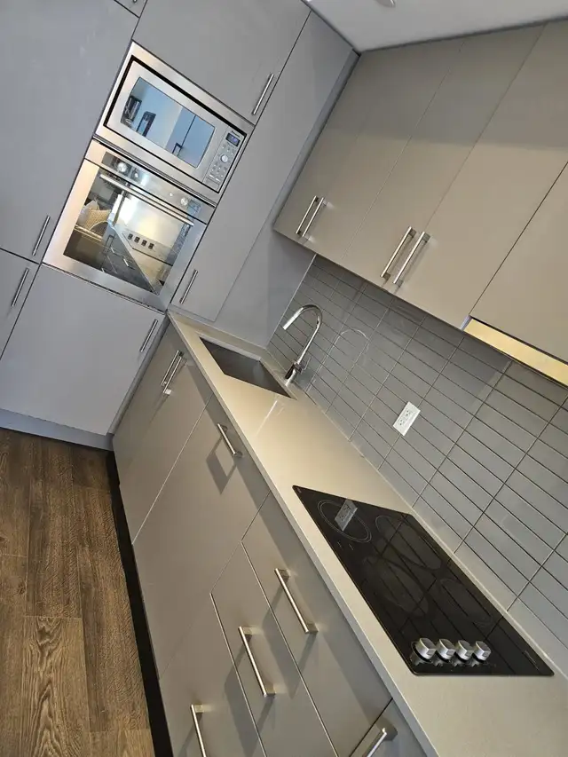 Spacious 1 bedroom 1 bath suite at Bathurst and Front - Photo 2