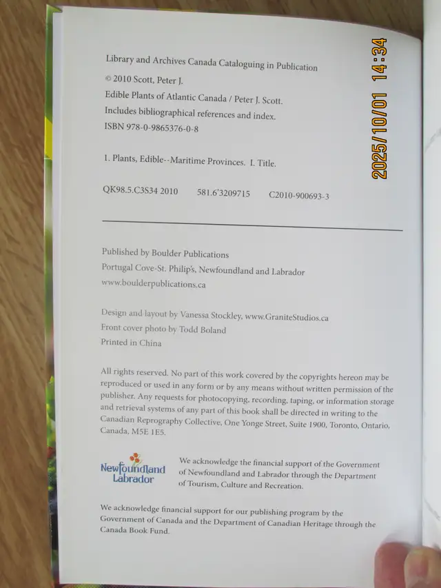 EDIBLE PLANTS OF ATLANTIC CANADA by Peter J. Scott - 2010 SC - Photo 2