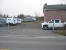 Entreposage et stationnement pour roulotte  à louer