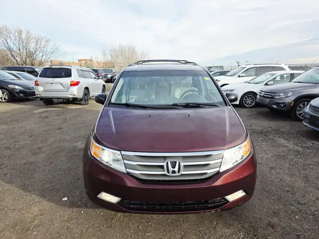 2012 Honda Odyssey Touring Clean Carfax Leather Navi 8 Passenger - Photo 2