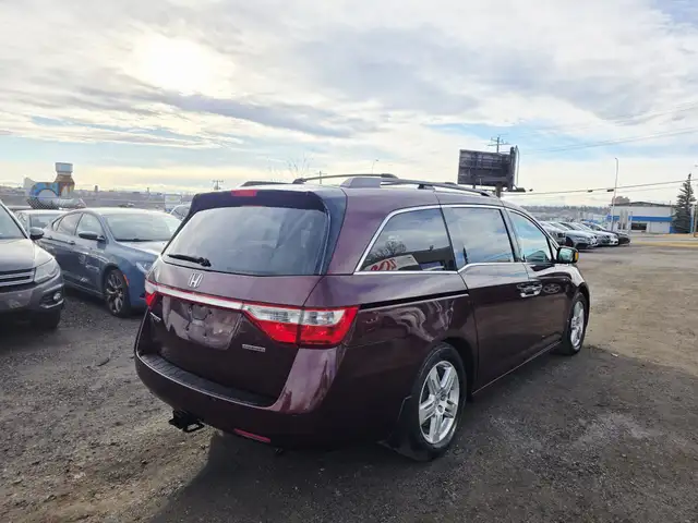 2012 Honda Odyssey Touring Clean Carfax Leather Navi 8 Passenger - Photo 4