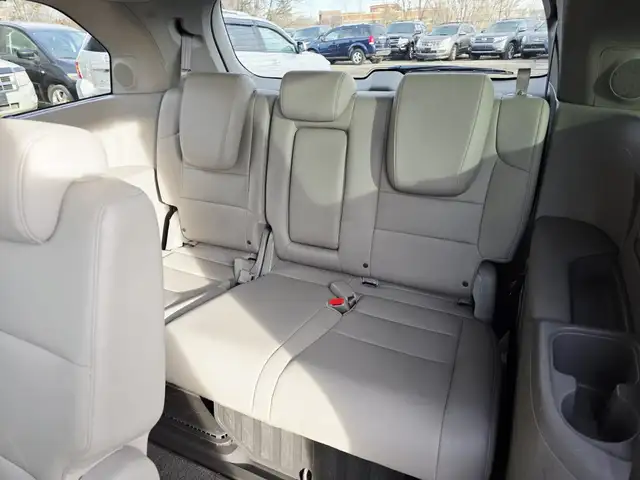 2012 Honda Odyssey Touring Clean Carfax Leather Navi 8 Passenger - Photo 11