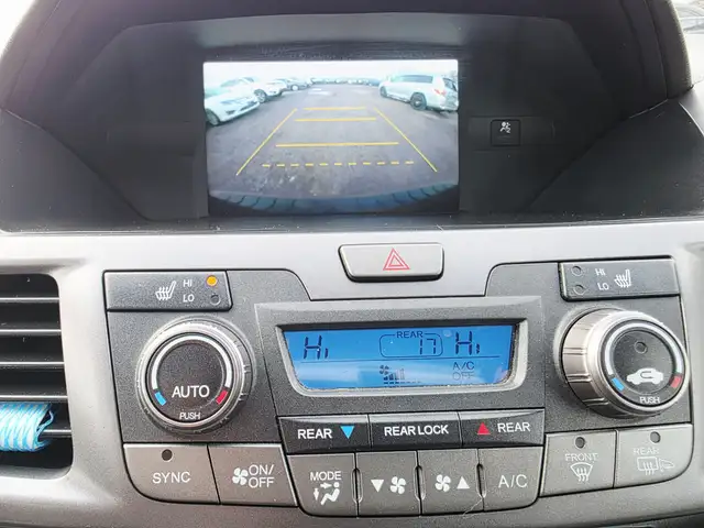 2012 Honda Odyssey Touring Clean Carfax Leather Navi 8 Passenger - Photo 16