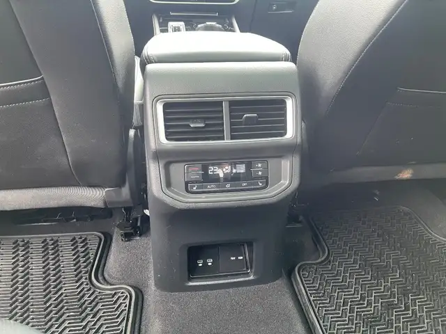 2024 Volkswagen Atlas - Photo 12