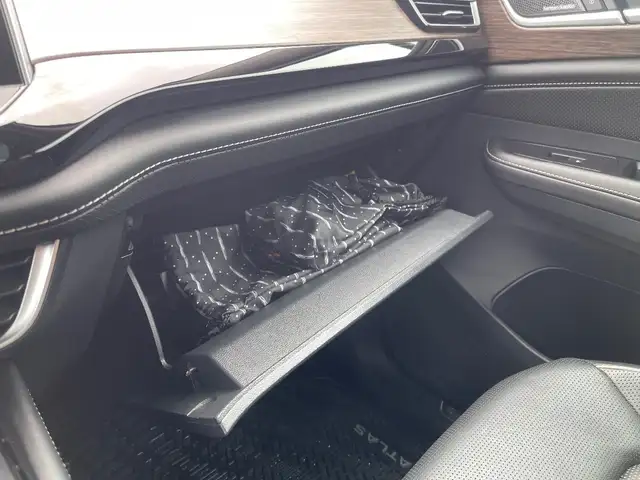 2024 Volkswagen Atlas - Photo 25