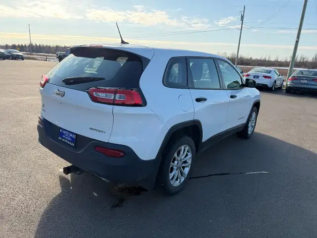 2015 Jeep CHEROKEE - Photo 4