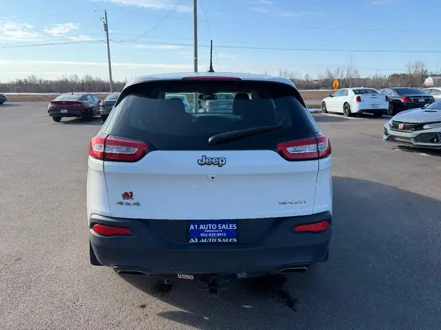 2015 Jeep CHEROKEE - Photo 5