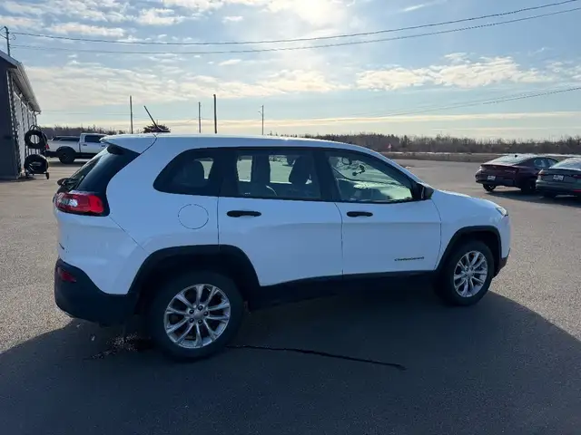 2015 Jeep CHEROKEE - Photo 8