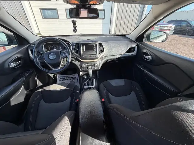 2015 Jeep CHEROKEE - Photo 16