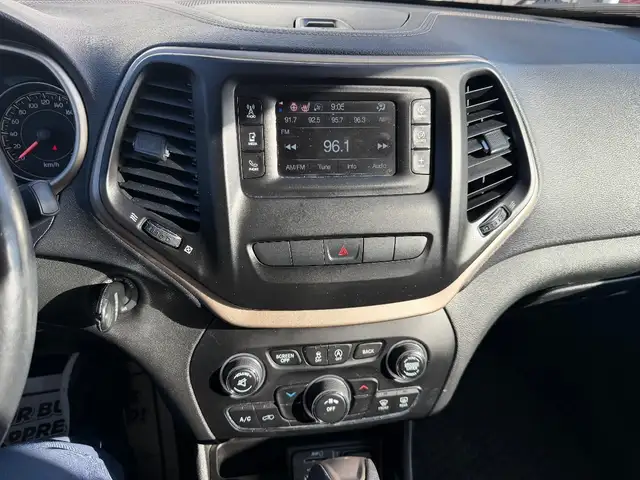 2015 Jeep CHEROKEE - Photo 17