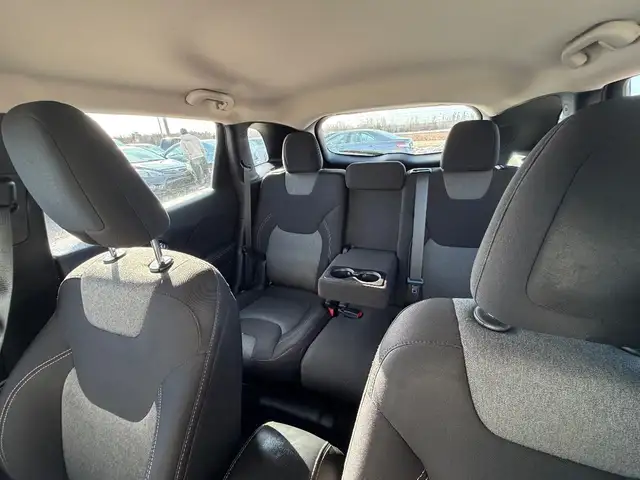 2015 Jeep CHEROKEE - Photo 24