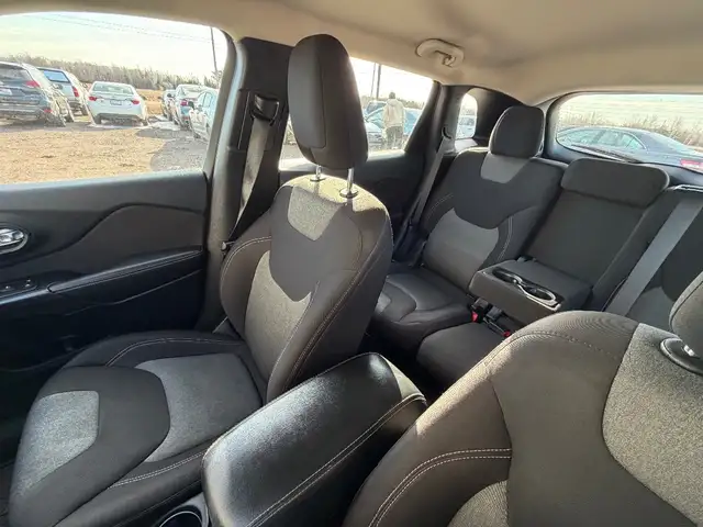 2015 Jeep CHEROKEE - Photo 25