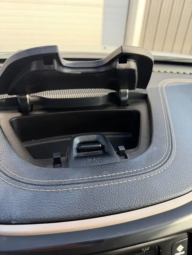 2015 Jeep CHEROKEE - Photo 26