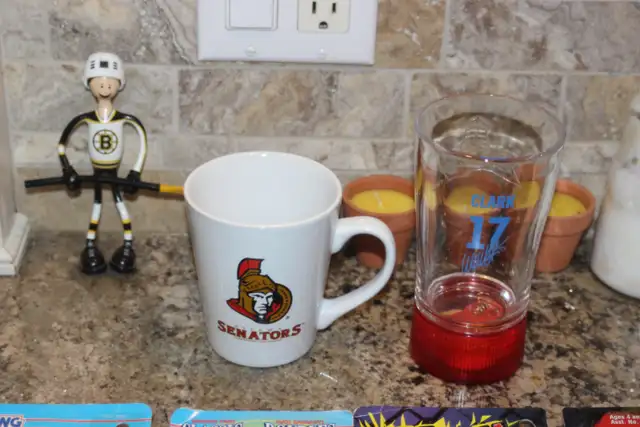 Hockey and Sports collectibles - Photo 2