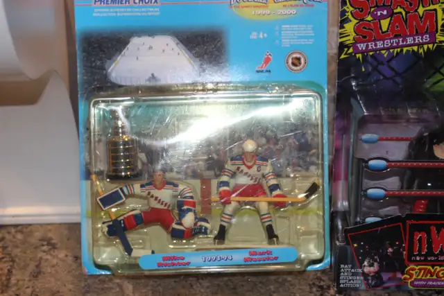Hockey and Sports collectibles - Photo 3