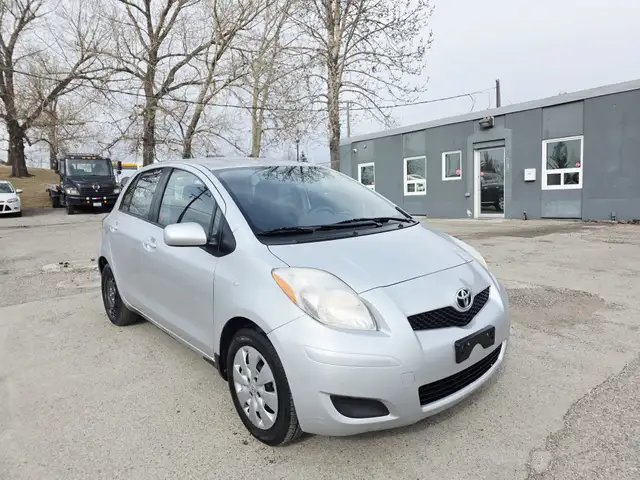 2010 Toyota Yaris Manual Remote Starter AC - Photo 3