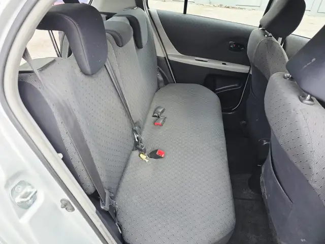 2010 Toyota Yaris Manual Remote Starter AC - Photo 10