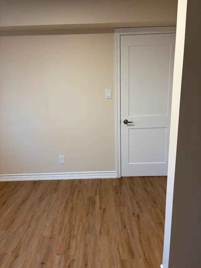Newly renovated 2 Bedroom basement for rent - Photo 8