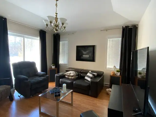 4 1/2 garage chauffé-1 er étage-peint-juin - Photo 4