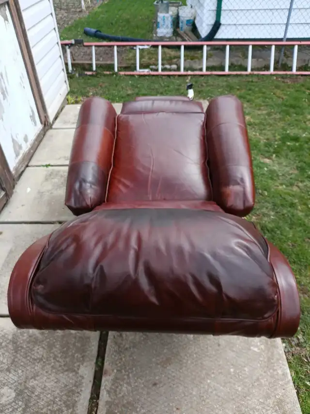 leather recliner chair