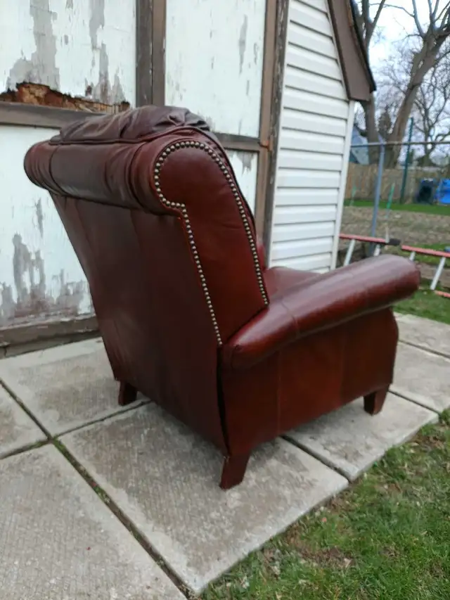 leather recliner chair - Photo 4