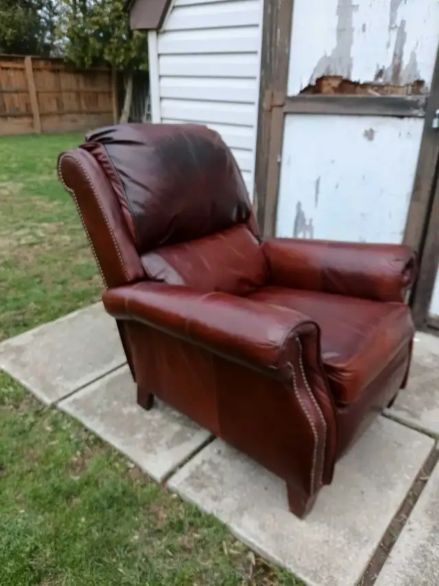 leather recliner chair - Photo 5