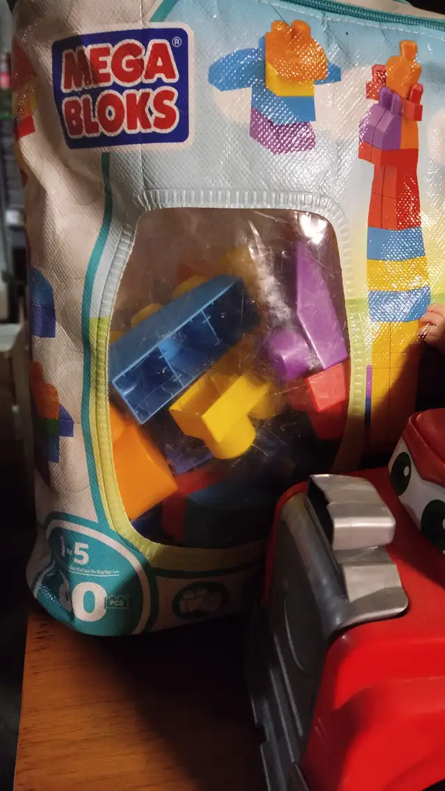 Large mega blocks some in bag not all 80 - Photo 2