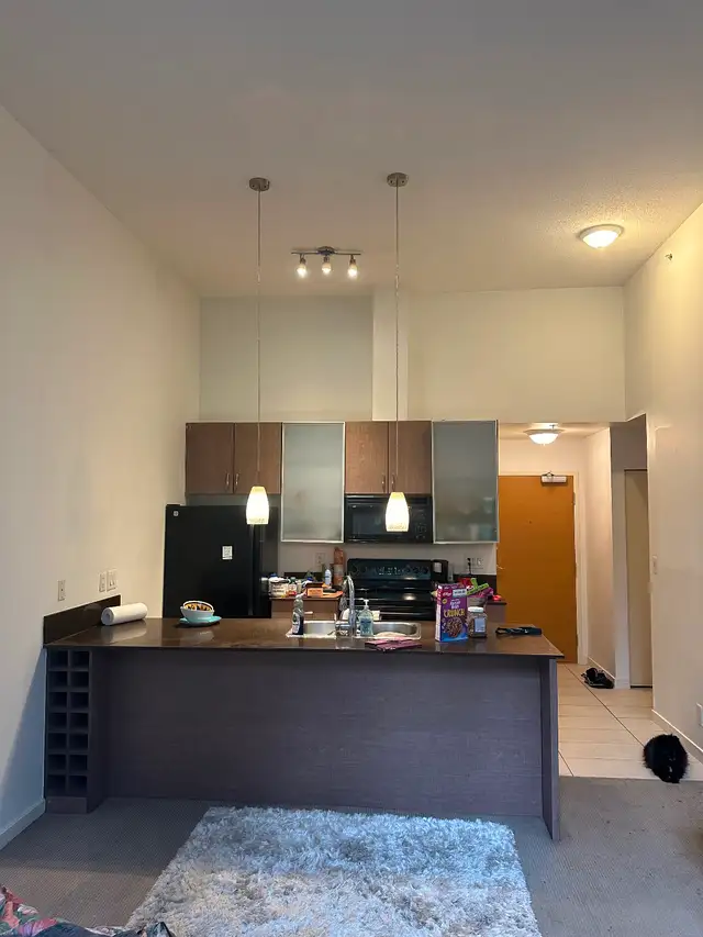 YALETIWN - DEN   ONE BEDROOM