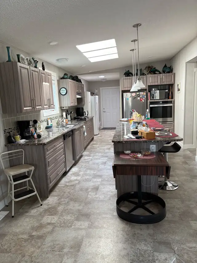 24’x56’ (1344 sq ft) mobile home - Photo 2