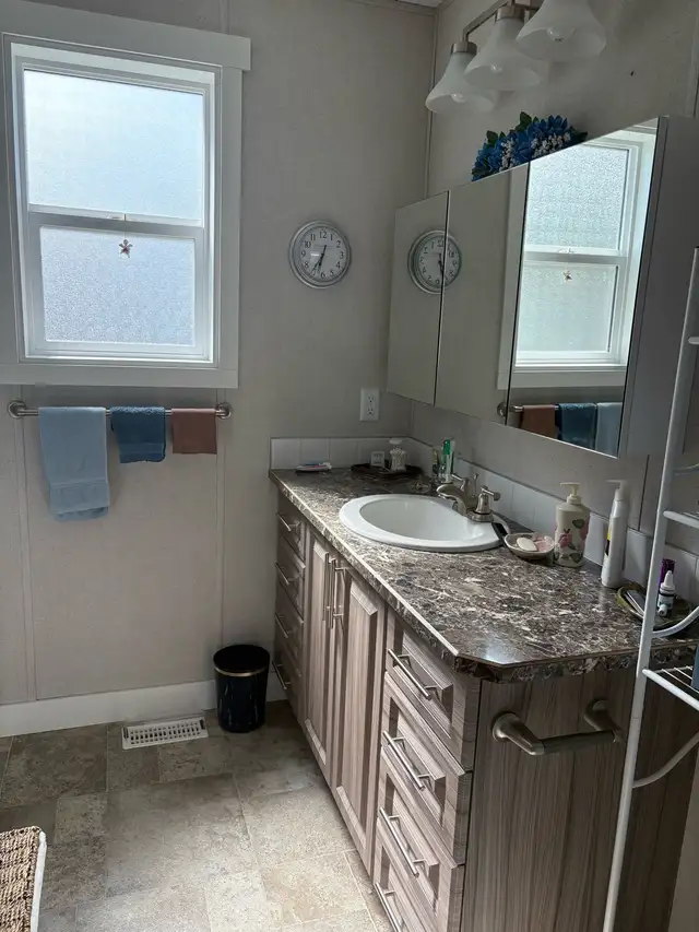 24’x56’ (1344 sq ft) mobile home - Photo 10