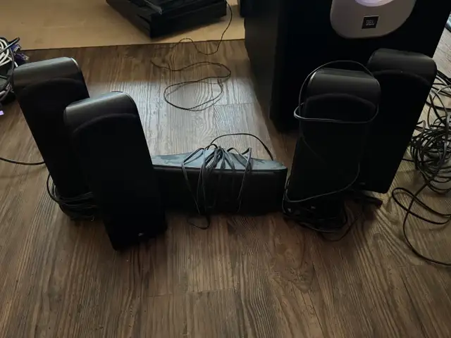 Home Theater W/ Receiver, CD Player & JBL 5.1 Speaker - Photo 8