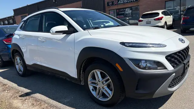 2023 Hyundai Kona Essential - Photo 2