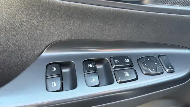 2023 Hyundai Kona Essential - Photo 15