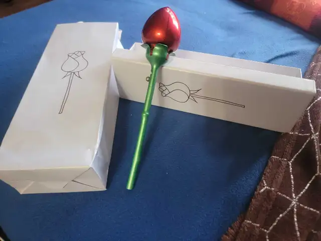 Red rose specialty box