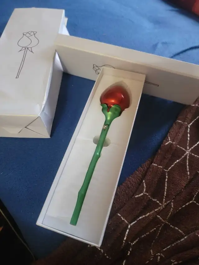 Red rose specialty box - Photo 3