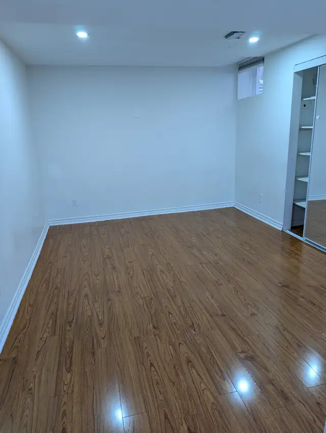 2 BR, LEGAL, LICENSED BASEMENT IN BRAMPTON - Photo 5