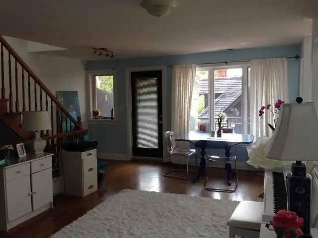 Large 1 Bedroom, 2 Bathroom - Golden Triangle - Photo 5