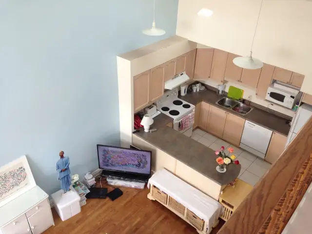 Large 1 Bedroom, 2 Bathroom - Golden Triangle - Photo 7